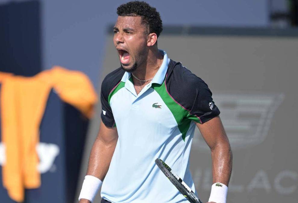 纳达尔重返赛场，爆冷首场状态出色，MAD观众沸腾！