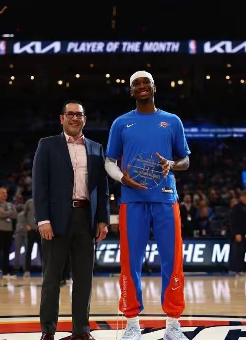 九游体育-出色发挥引发热议！，德罗巴在老鹰比赛中领先优势明显引发球迷热议-九游体育