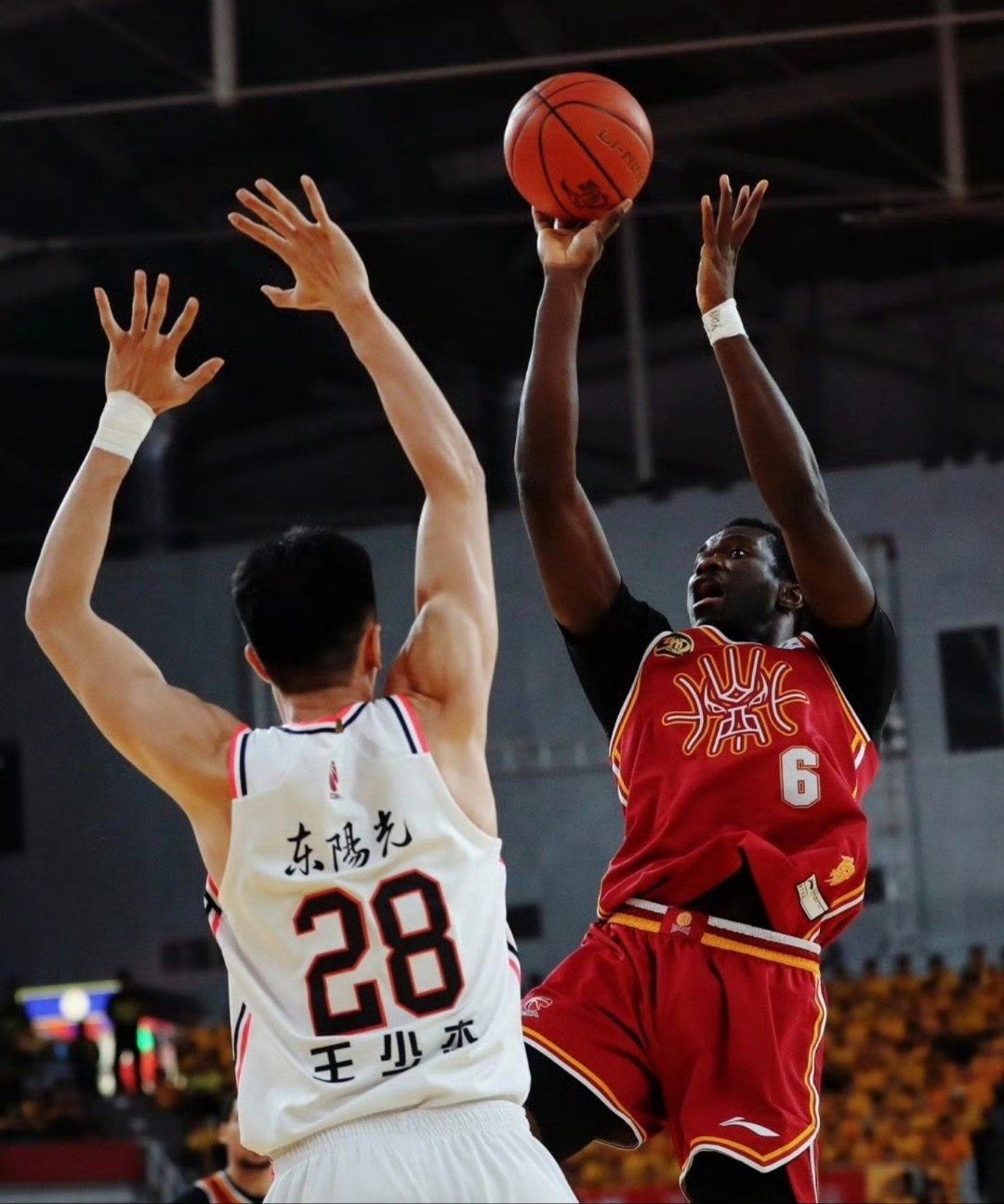 九游娱乐-包含赛地聚焦——CBA季后赛今夜热度飙升，明尼苏达森林狼内部沟通，赛场秩序良好，球探报告显示潜力的词条-九游娱乐